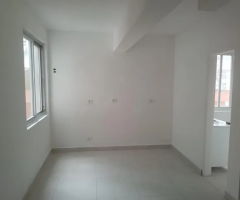 Reformado - Conjunto comercial c/ 2 salas - copa e banheiro - Elevador e portaria - Av. An