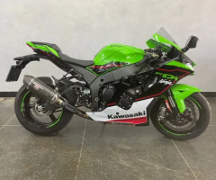 Kawasaki - Ninja ZX 10 R