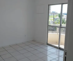 Alugo apartamento