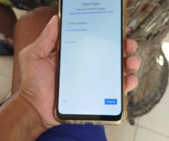 Vendo LG K52 excelente com 64 gigas de armazenamento e 4 de ram