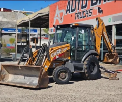 Retroescavadeira CASE 580N Cabinada 4×4