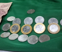 Vende moedas antigas para colecionadores