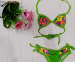 Biquine Infantil Com Estampa De Lycra Verde 1