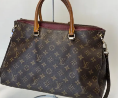 Bolsa Pallas M  Louis Vuitton