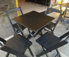 Conjunto de Mesa preta com 4 cadeiras - para área externa